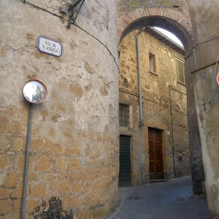 Sant'angelo 42 أورفييتو